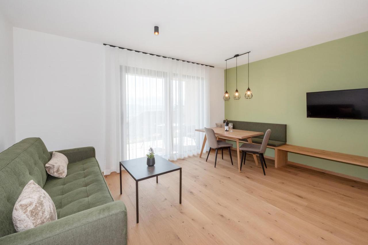 Villa Montis Exclusive Holiday Apartments In Eppan With Spectacular Views Of Dolomites And Bolzano Area Appiano Sulla Strada Del Vino Exterior photo